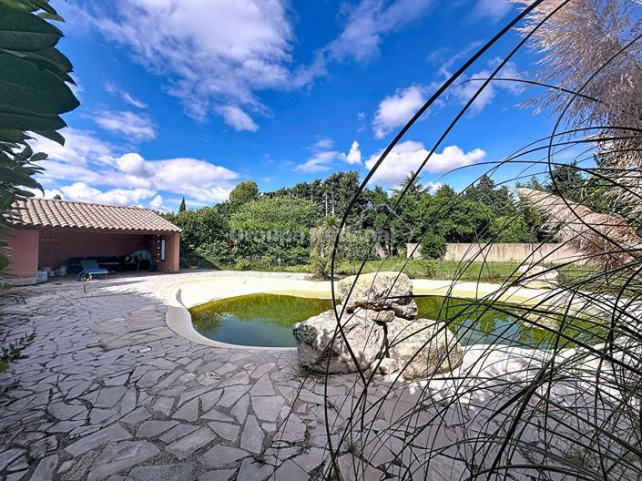 Image No.8-8 Bed House for sale