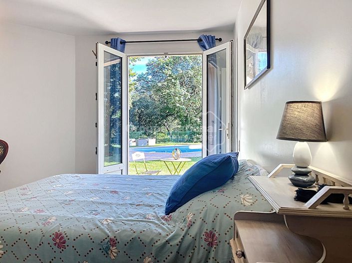 Image No.11-3 Bed House for sale