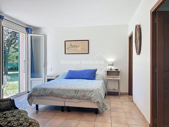 Image No.12-3 Bed House for sale