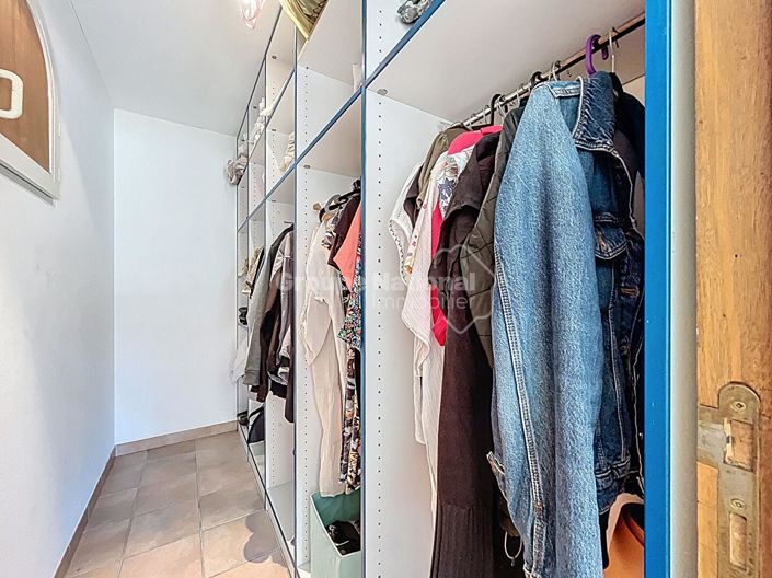 Image No.15-3 Bed House for sale