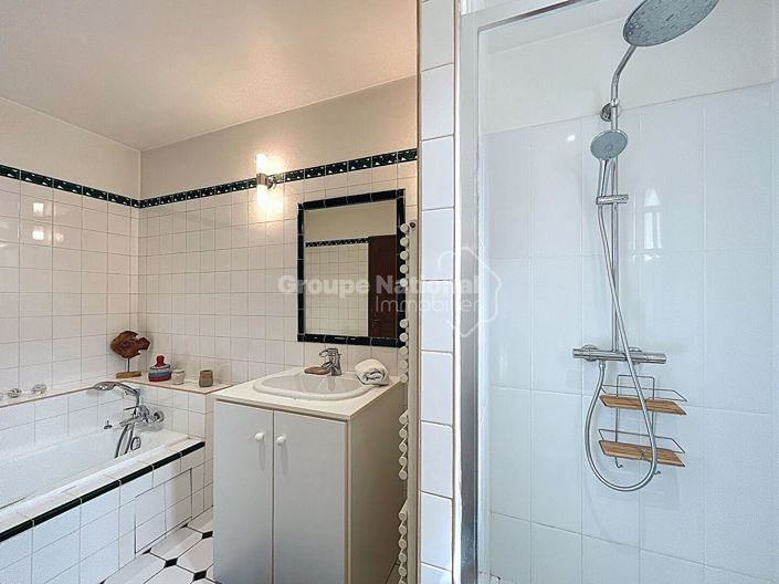 Image No.20-3 Bed House for sale