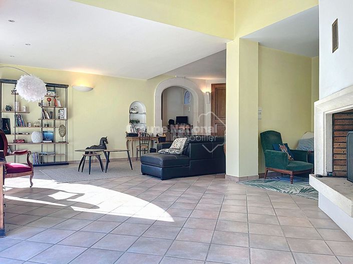 Image No.8-3 Bed House for sale