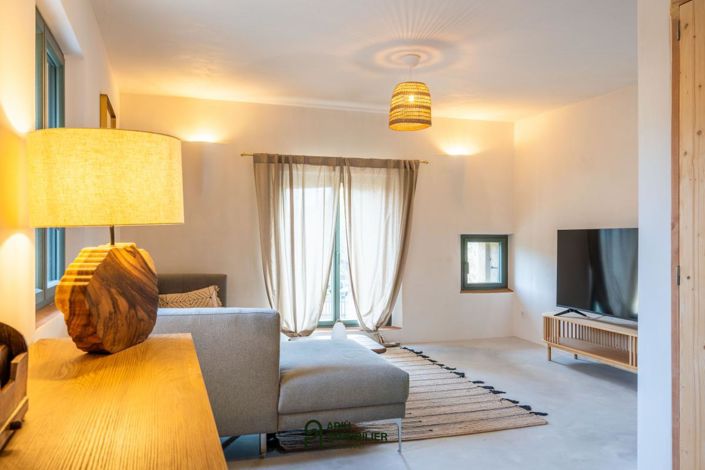 Image No.7-4 Bed House for sale