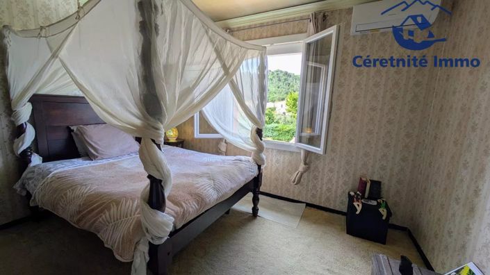 Image No.18-5 Bed House for sale