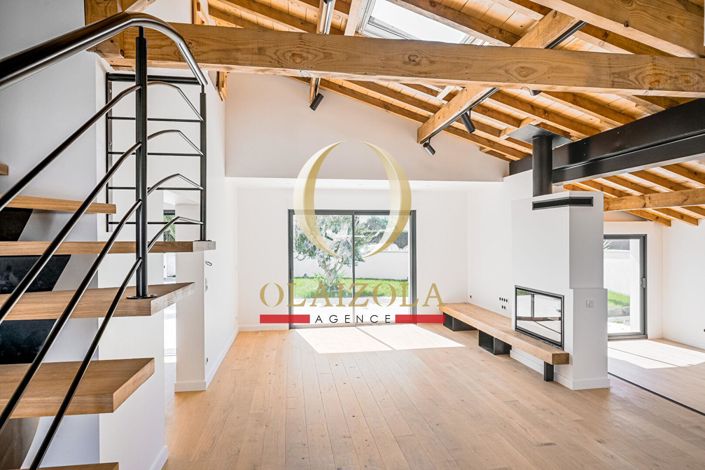 Image No.2-4 Bed House for sale