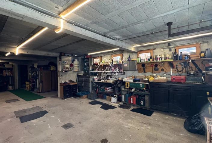 Image No.17-3 Bed House for sale