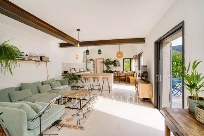 Image No.5-3 Bed House for sale