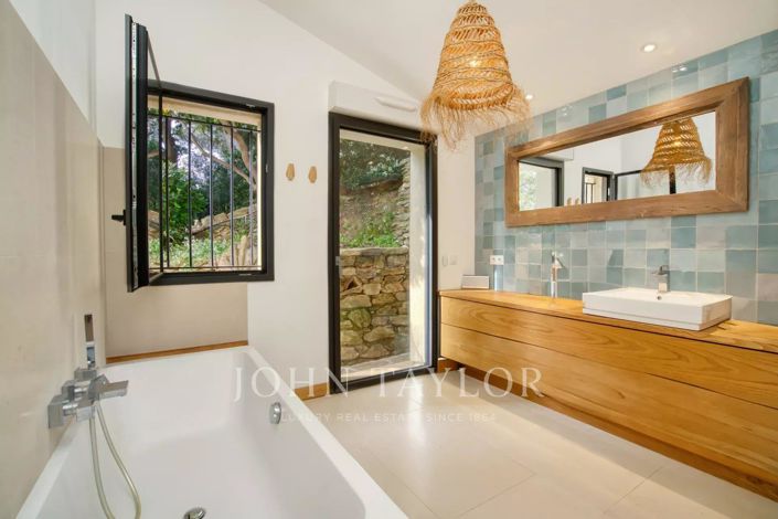 Image No.7-3 Bed House for sale