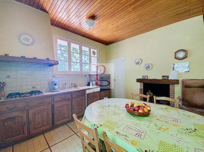 Image No.8-4 Bed House for sale