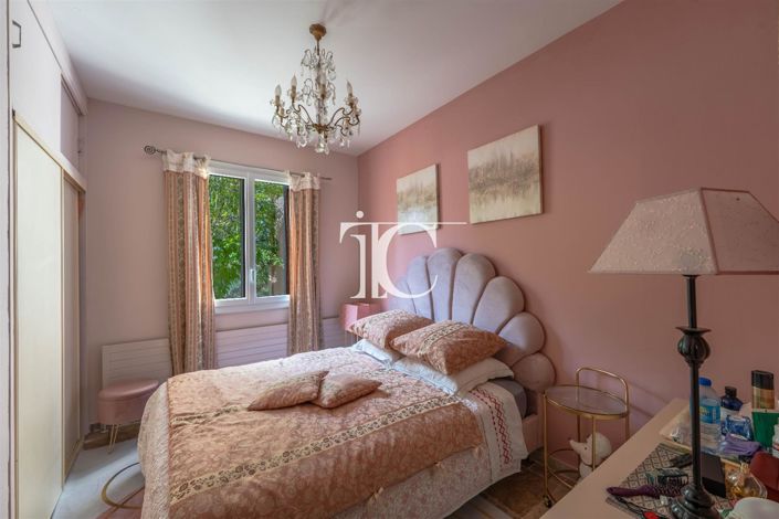 Image No.23-4 Bed House for sale