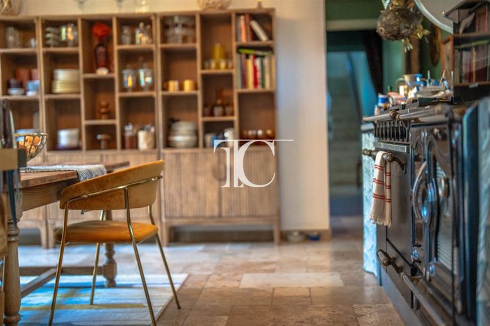 Image No.8-4 Bed House for sale