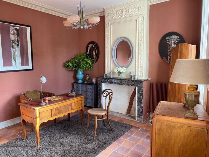 Image No.8-5 Bed House for sale