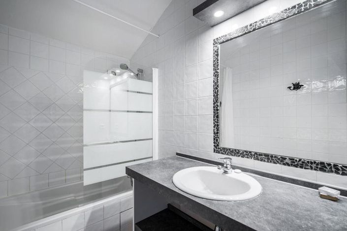 Image No.13-5 Bed Apartment for sale