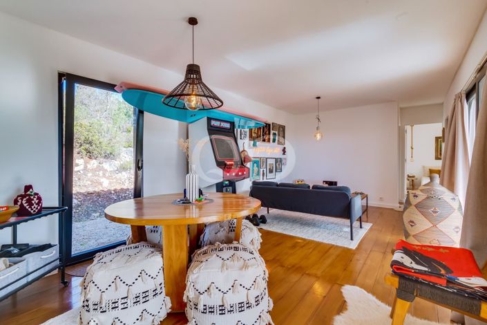 Image No.15-3 Bed House for sale