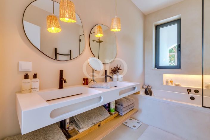 Image No.35-3 Bed House for sale