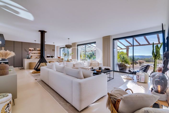 Image No.42-3 Bed House for sale