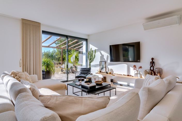 Image No.43-3 Bed House for sale