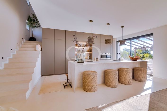 Image No.53-3 Bed House for sale