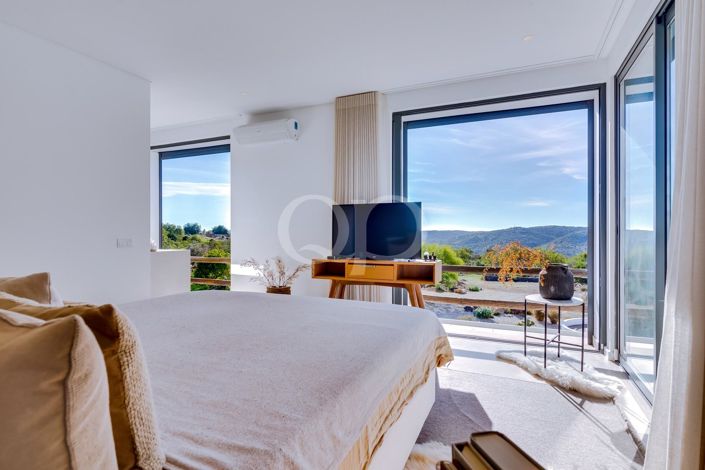 Image No.8-3 Bed House for sale