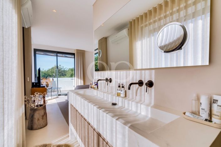 Image No.9-3 Bed House for sale