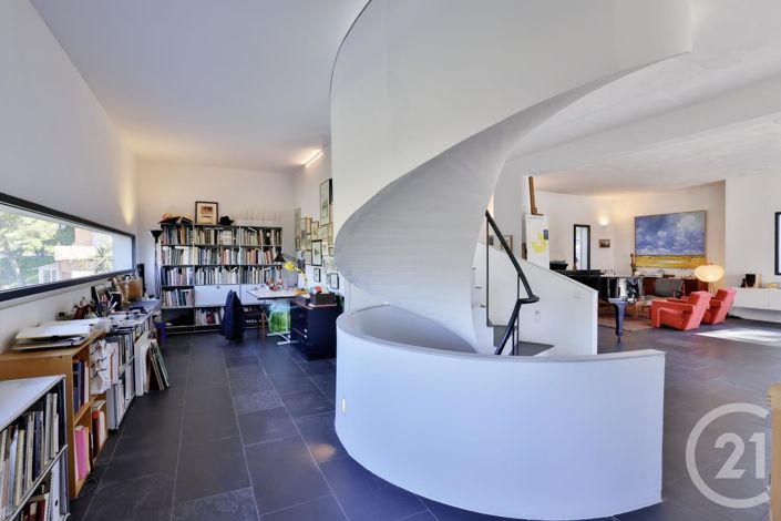 Image No.18-4 Bed House for sale