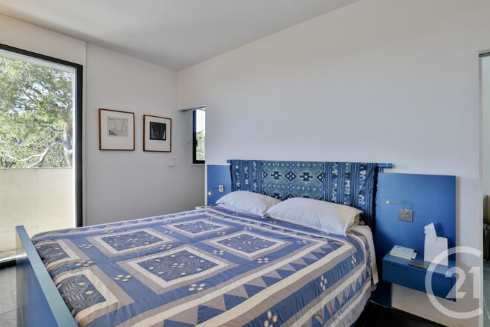 Image No.22-4 Bed House for sale