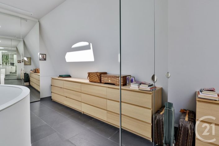 Image No.25-4 Bed House for sale