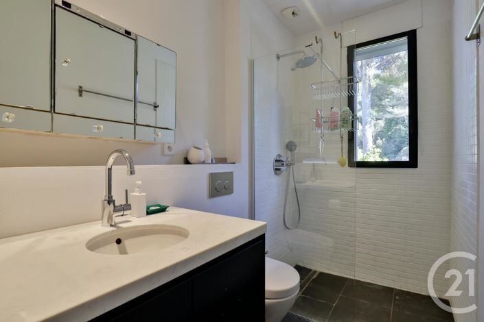 Image No.26-4 Bed House for sale