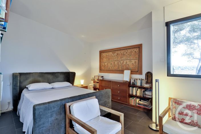 Image No.27-4 Bed House for sale