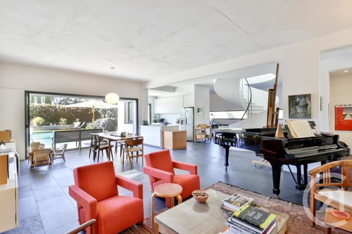 Image No.9-4 Bed House for sale