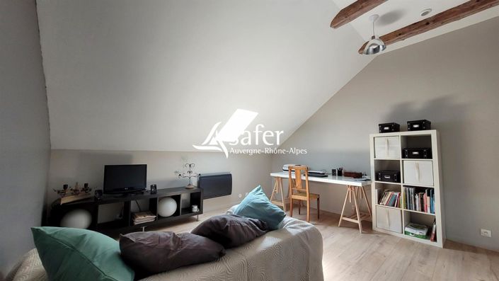 Image No.19-5 Bed House for sale