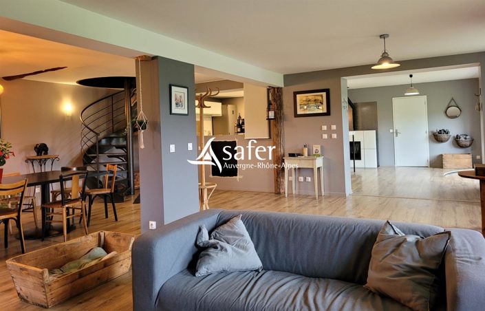 Image No.6-5 Bed House for sale