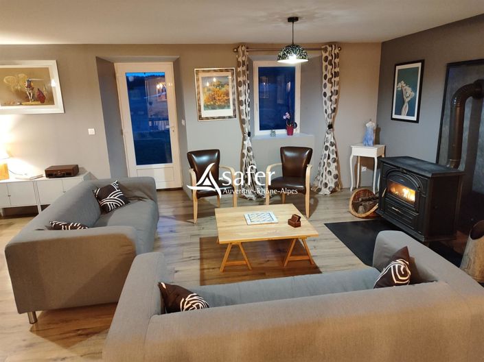 Image No.9-5 Bed House for sale