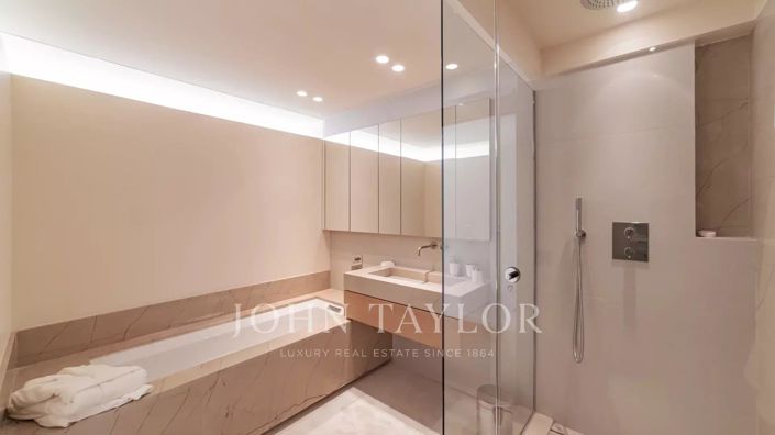 Image No.8-3 Bed Apartment for sale