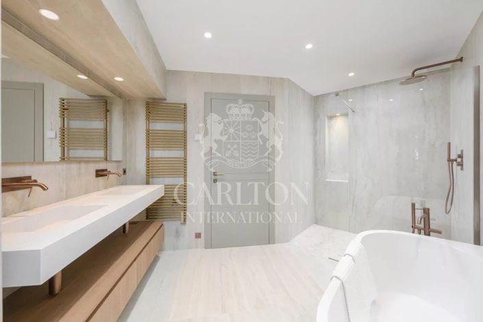 Image No.13-5 Bed House for sale