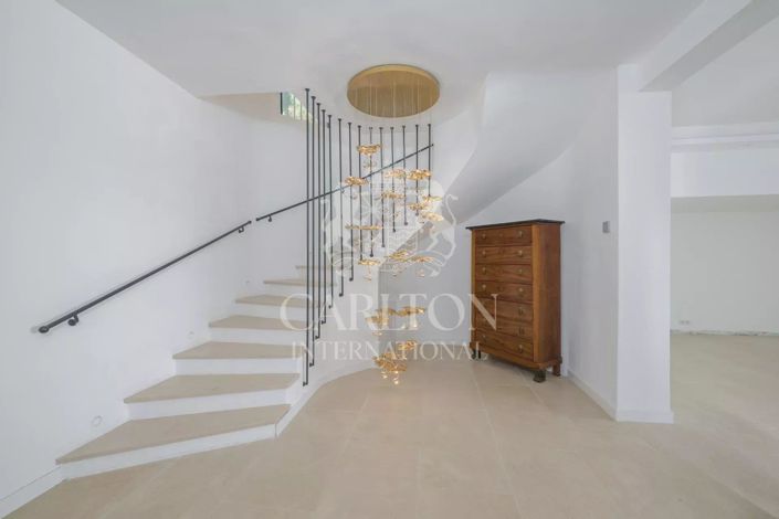 Image No.19-5 Bed House for sale