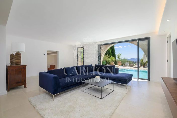 Image No.21-5 Bed House for sale