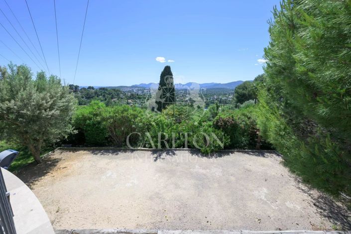 Image No.30-5 Bed House for sale