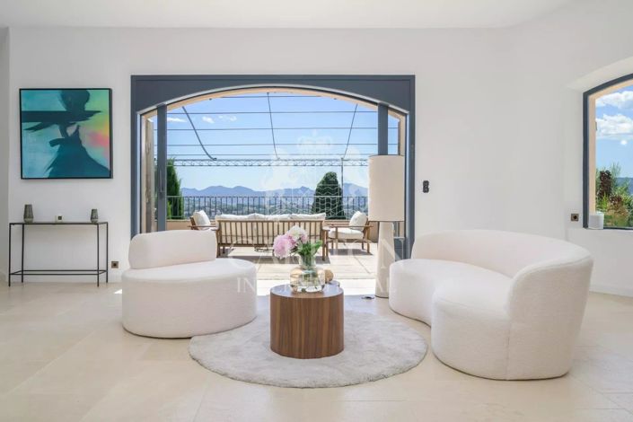 Image No.4-5 Bed House for sale