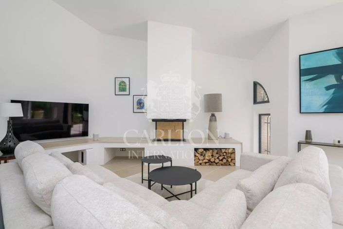 Image No.6-5 Bed House for sale