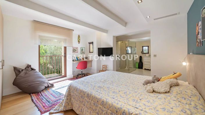 Image No.10-5 Bed House for sale