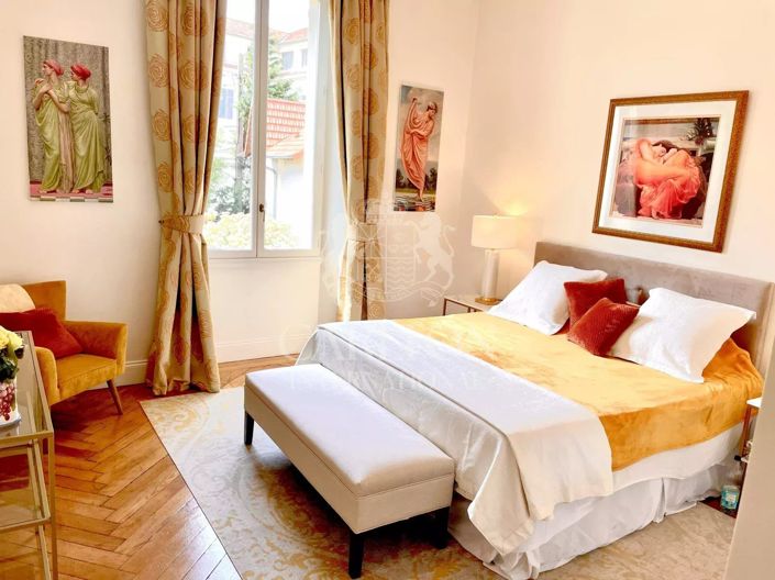 Image No.23-8 Bed House for sale