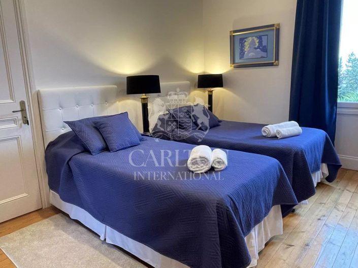 Image No.26-8 Bed House for sale