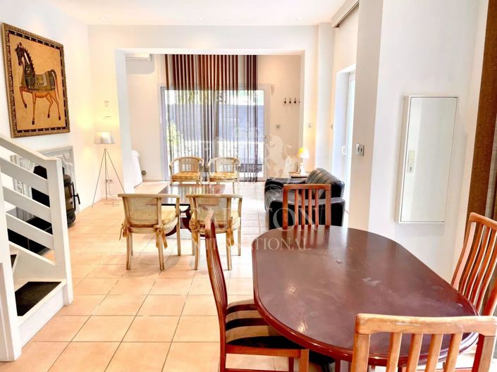 Image No.28-8 Bed House for sale