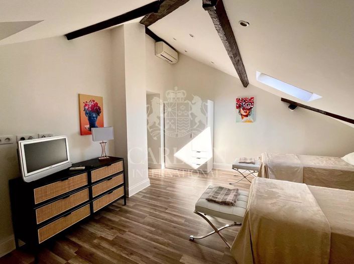 Image No.29-8 Bed House for sale