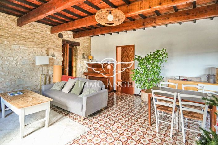 Image No.11-10 Bed Property for sale