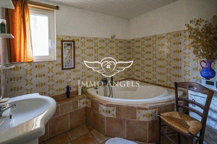 Image No.15-10 Bed Property for sale