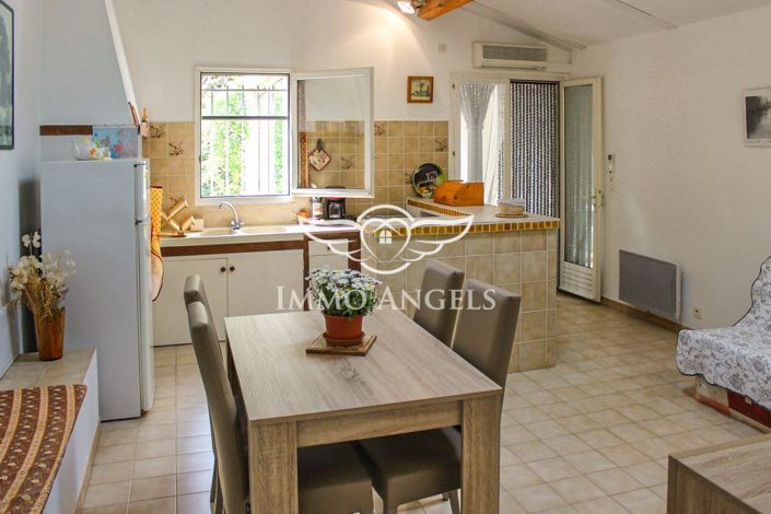 Image No.22-10 Bed Property for sale