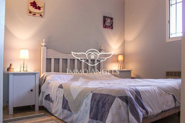 Image No.23-10 Bed Property for sale