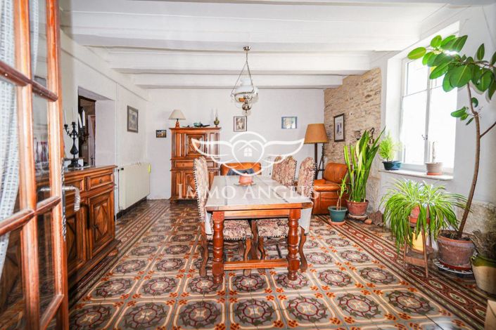 Image No.8-10 Bed Property for sale